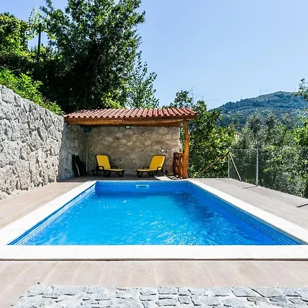 Holiday home Casa De Fundoes - *